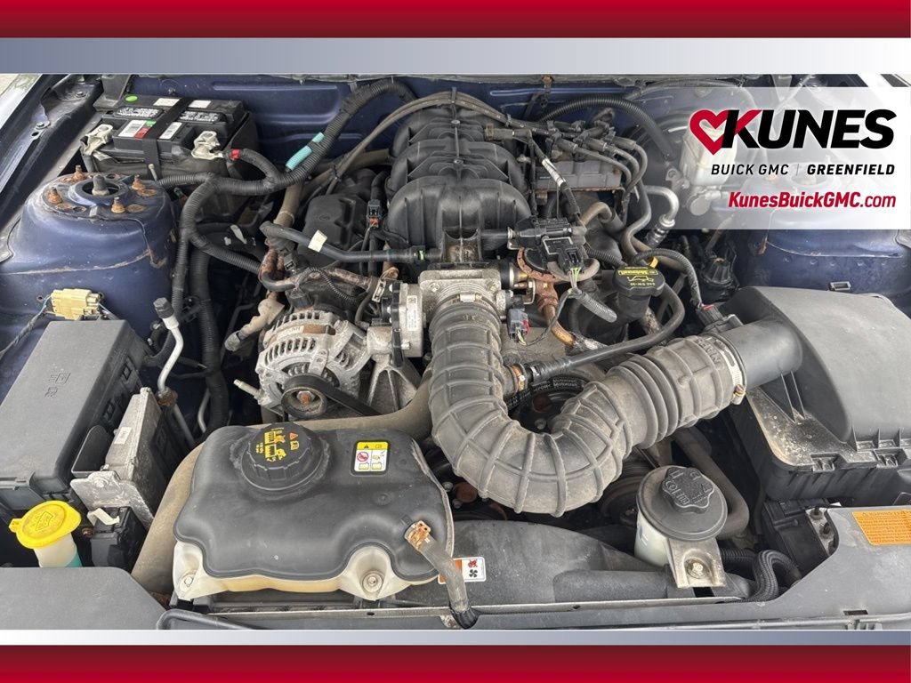 Used 2010 Ford Mustang Coupe RWD image 37