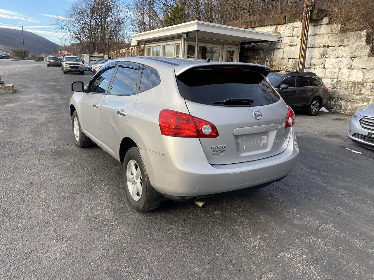 Used 2010 Nissan Rogue S w/ 360 Degree Value Pkg image 3