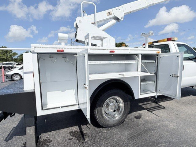 Used 1999 Ford F550 2WD Regular Cab Super Duty image 12