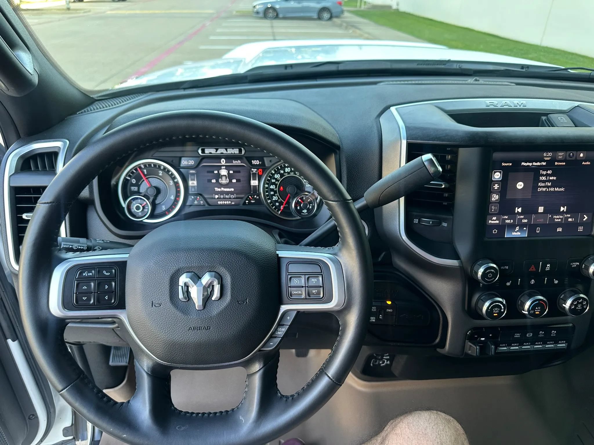 Used 2022 RAM 2500 Big Horn w/ Level C Equiment Group AWD/4WD image 36