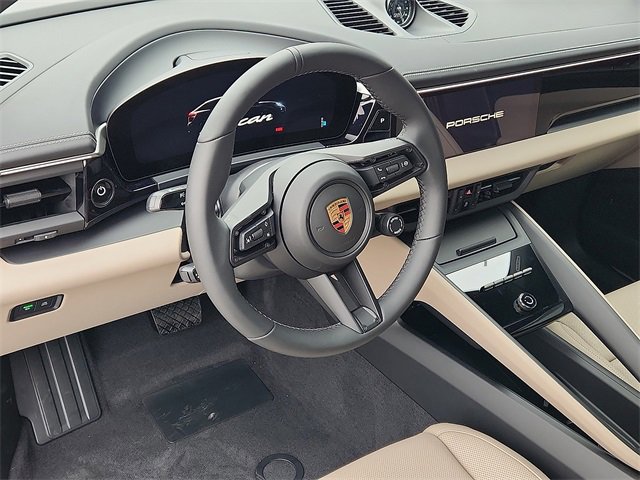 New 2025 Porsche Macan 4 Electric image 4