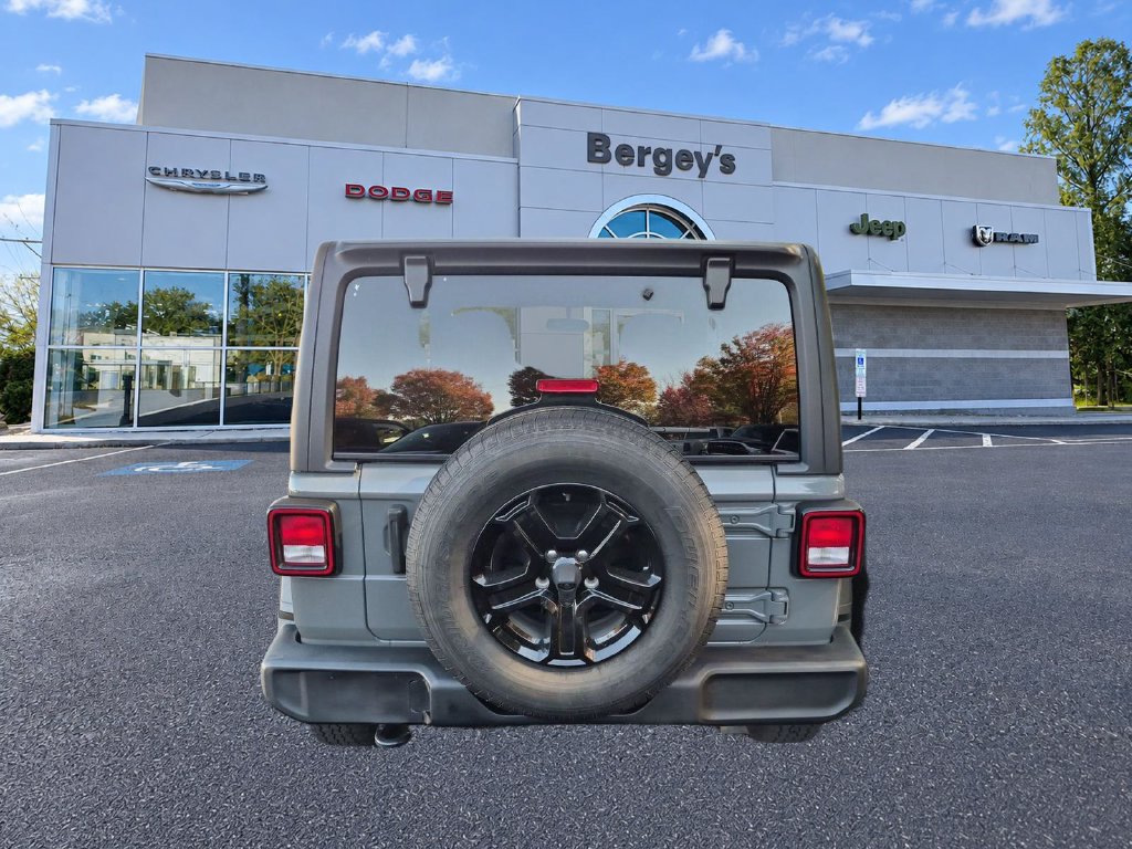 Used 2021 Jeep Wrangler Sport AWD/4WD image 11