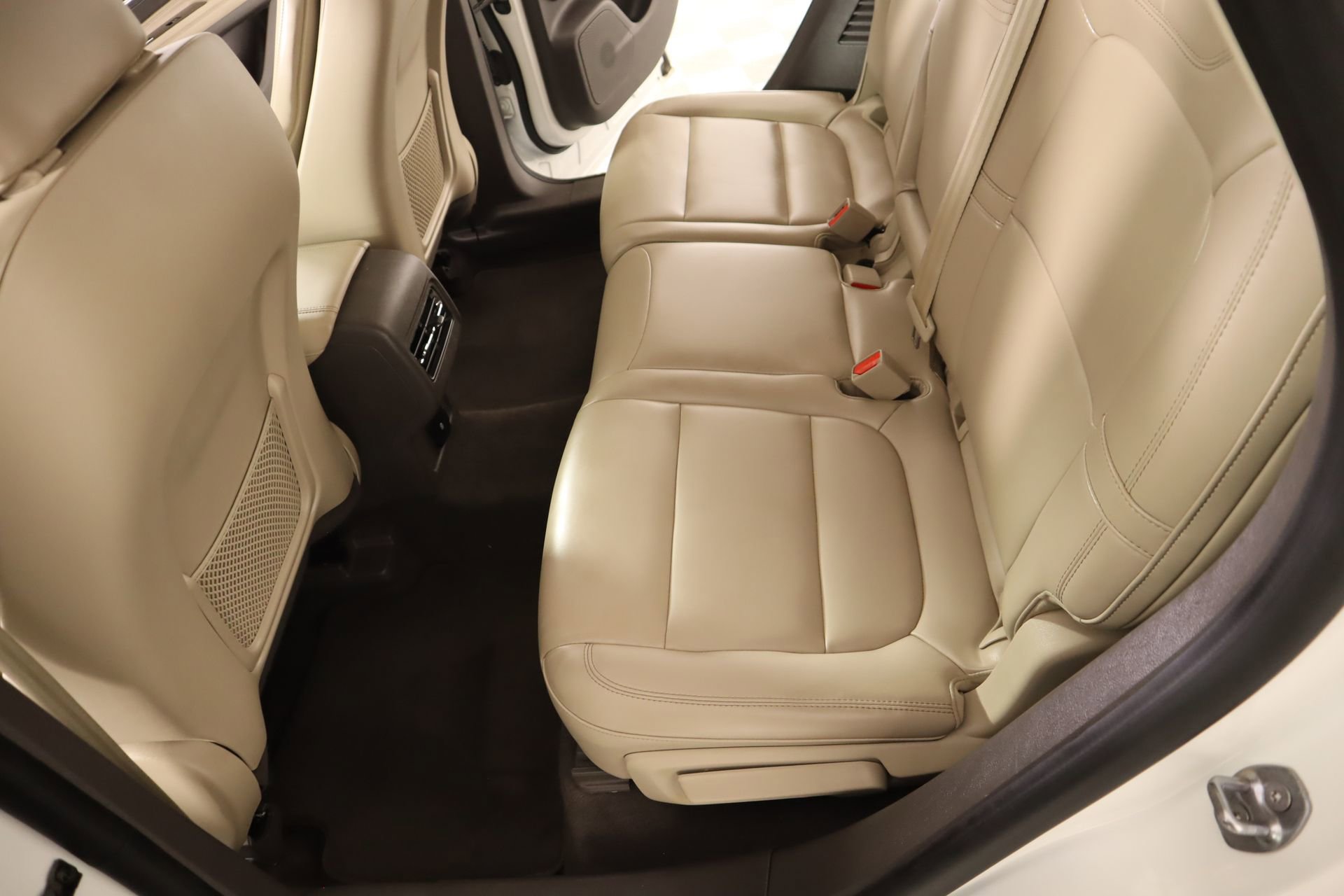 Certified 2024 Lincoln Corsair FWD image 12