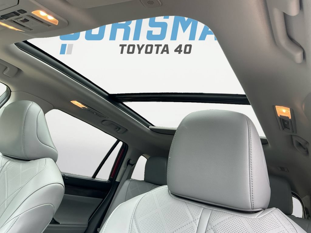 Certified 2024 Toyota Highlander Platinum FWD image 20