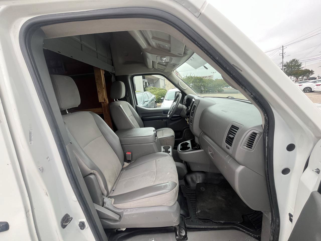 Used 2018 Nissan NV 2500 SV RWD image 40