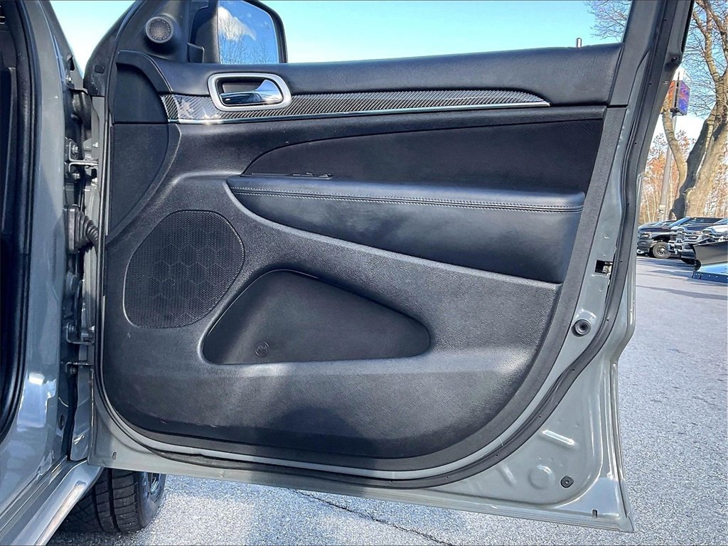 Used 2020 Jeep Grand Cherokee SRT image 11