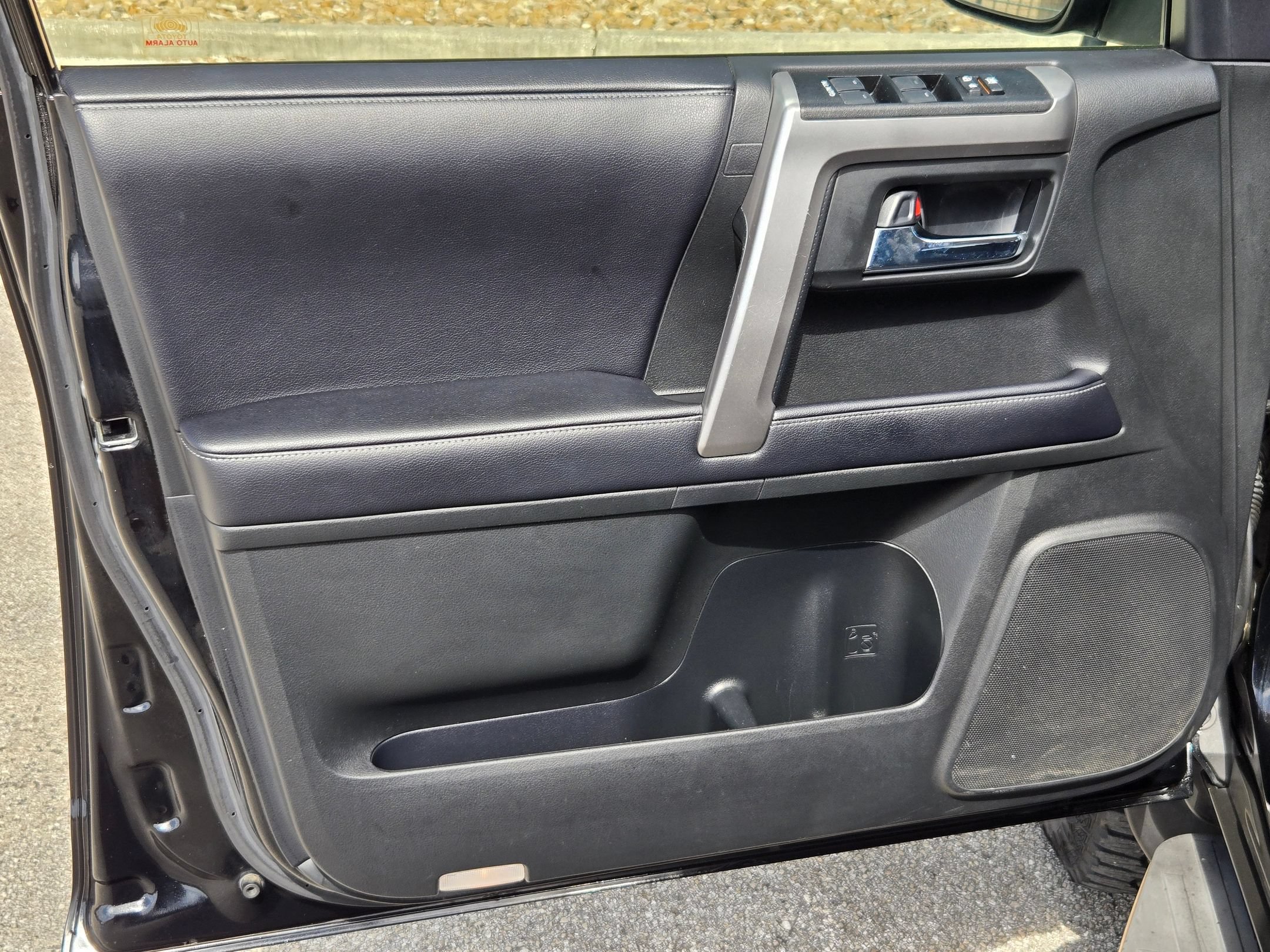 Used 2019 Toyota 4Runner SR5 AWD/4WD image 11