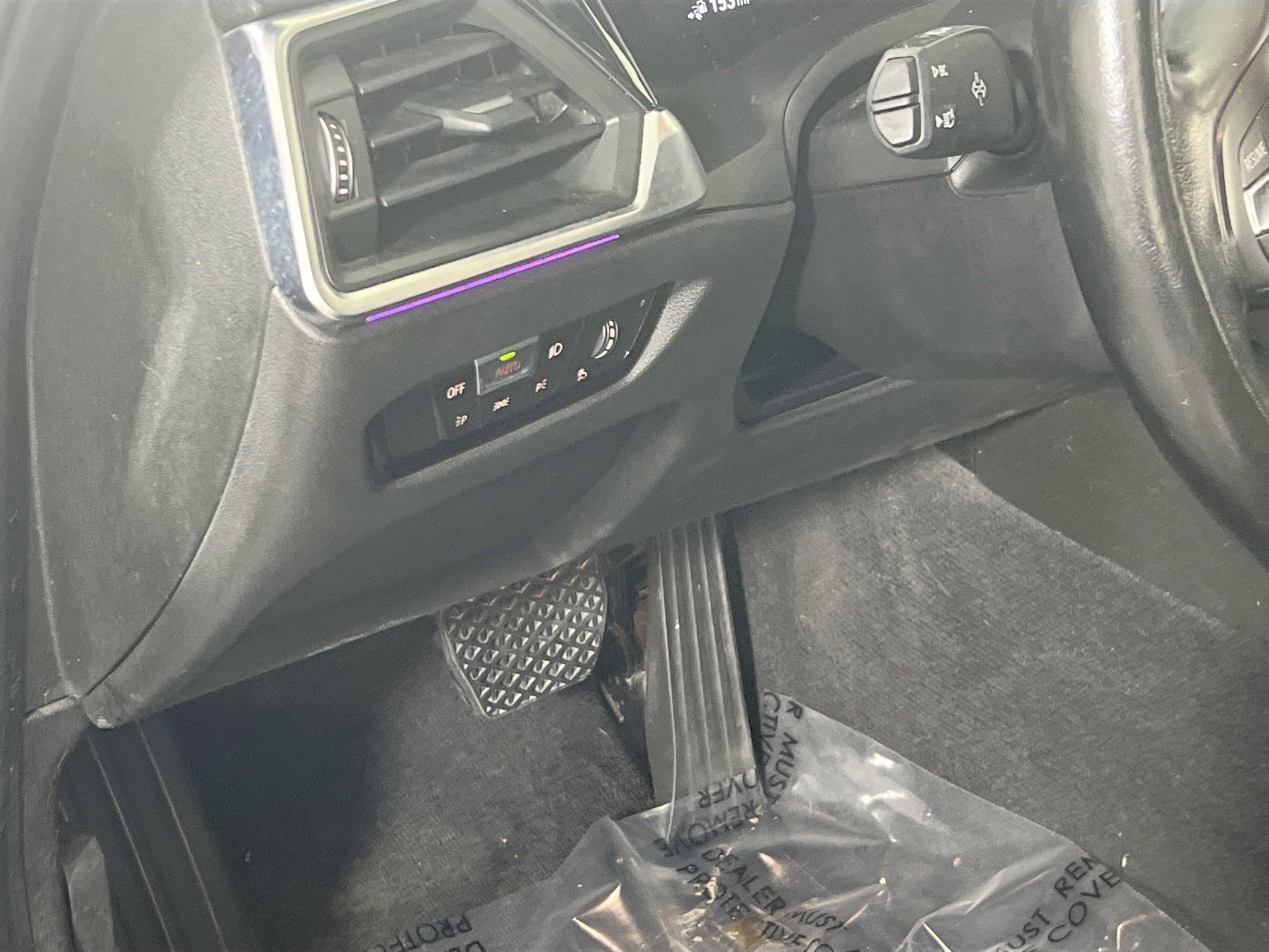 Used 2022 BMW 330e xDrive w/ Premium Package image 10