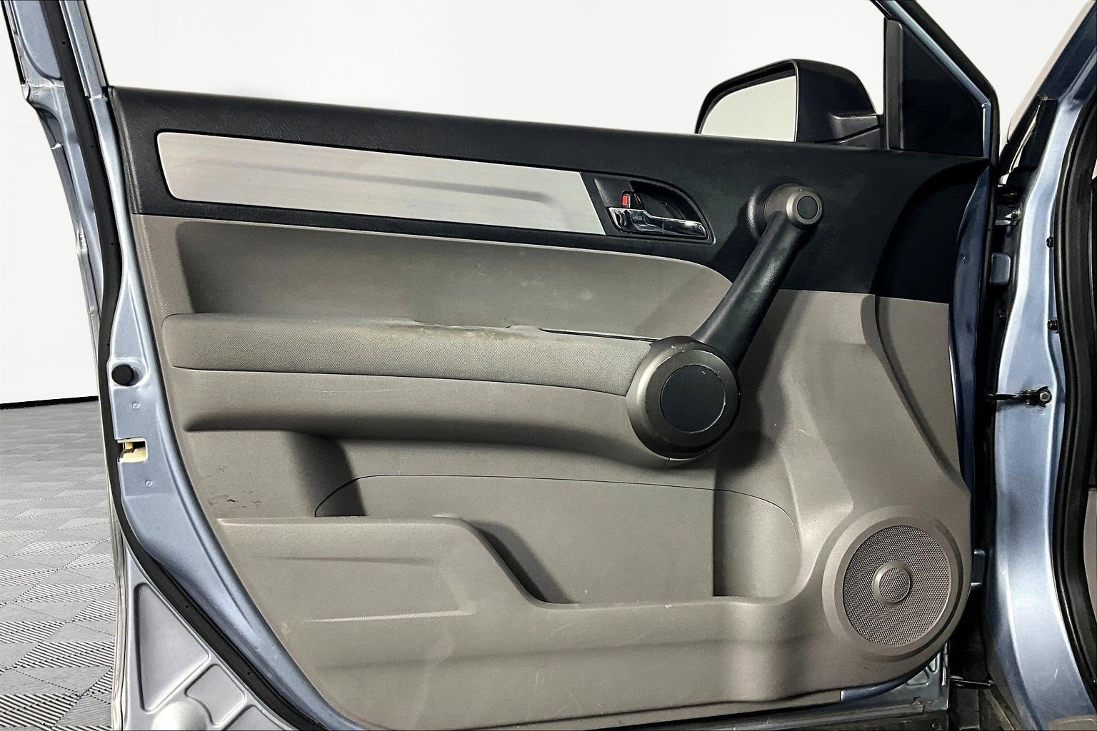 Used 2010 Honda CR-V LX image 17