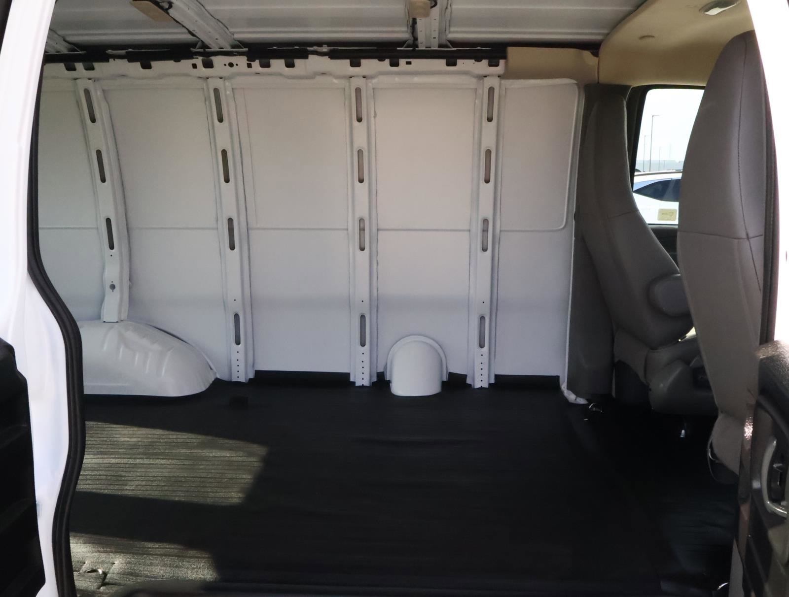 Used 2025 Chevrolet Express 2500 w/ Driver Convenience Package image 9