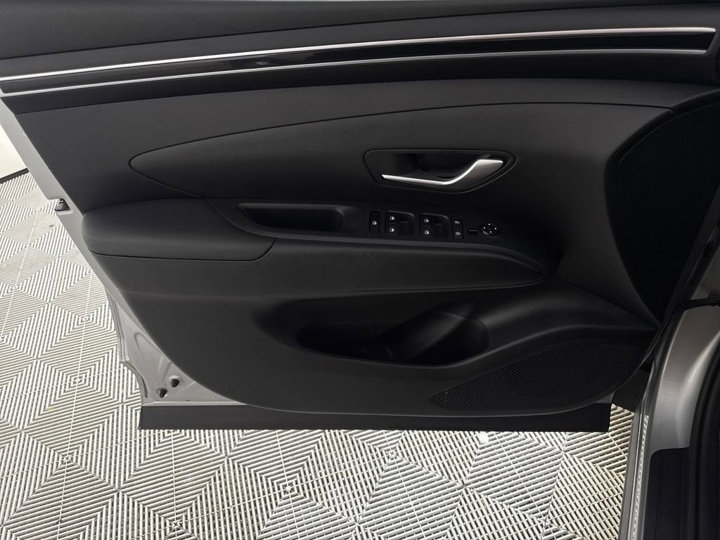 Certified 2022 Hyundai Tucson SEL w/ Cargo Package FWD image 12