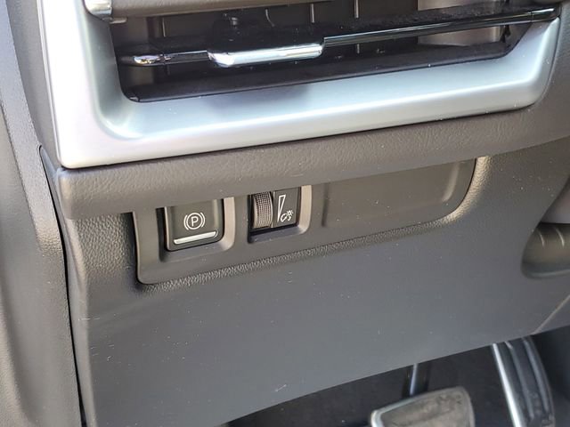 Used 2024 Cadillac XT4 Sport AWD/4WD image 9