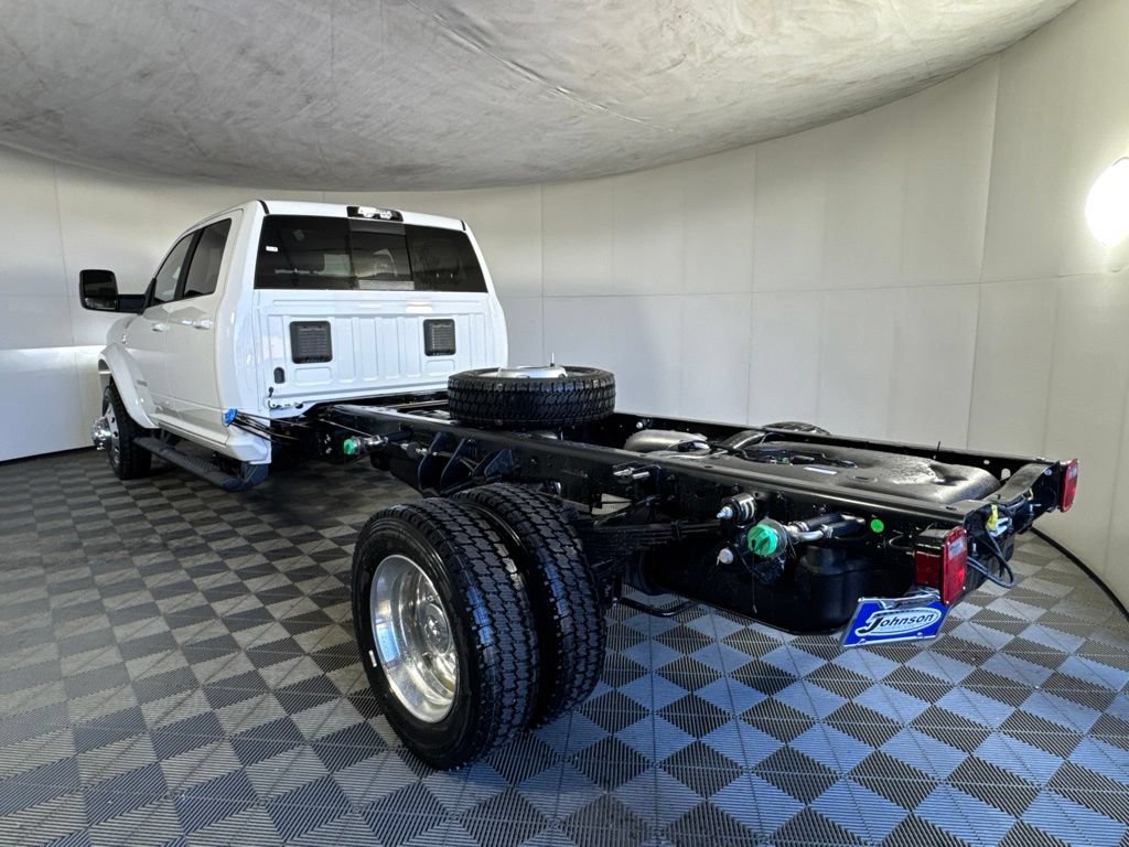 New 2027 RAM 5500 4x4 Crew Cab w/ Laramie Trim Package image 9