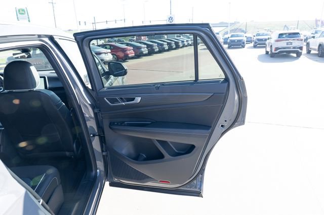 New 2026 Volkswagen Atlas Cross Sport SEL Premium R-Line image 16