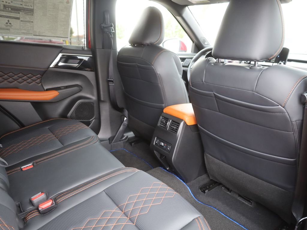 New 2025 Mitsubishi Outlander SEL image 20