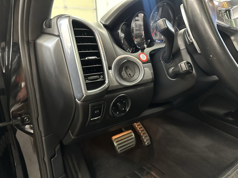 Used 2013 Porsche Cayenne GTS AWD/4WD image 37
