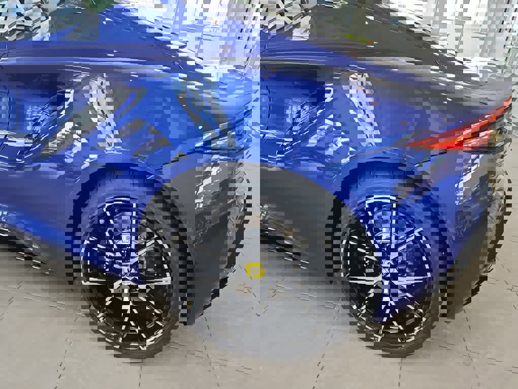 New 2025 Lotus Emira image 3