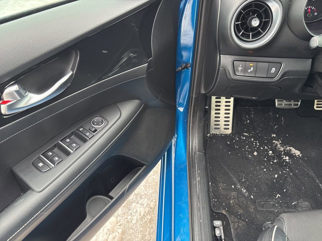 Used 2023 Kia Forte GT-Line w/ GT-Line Technology Package image 12