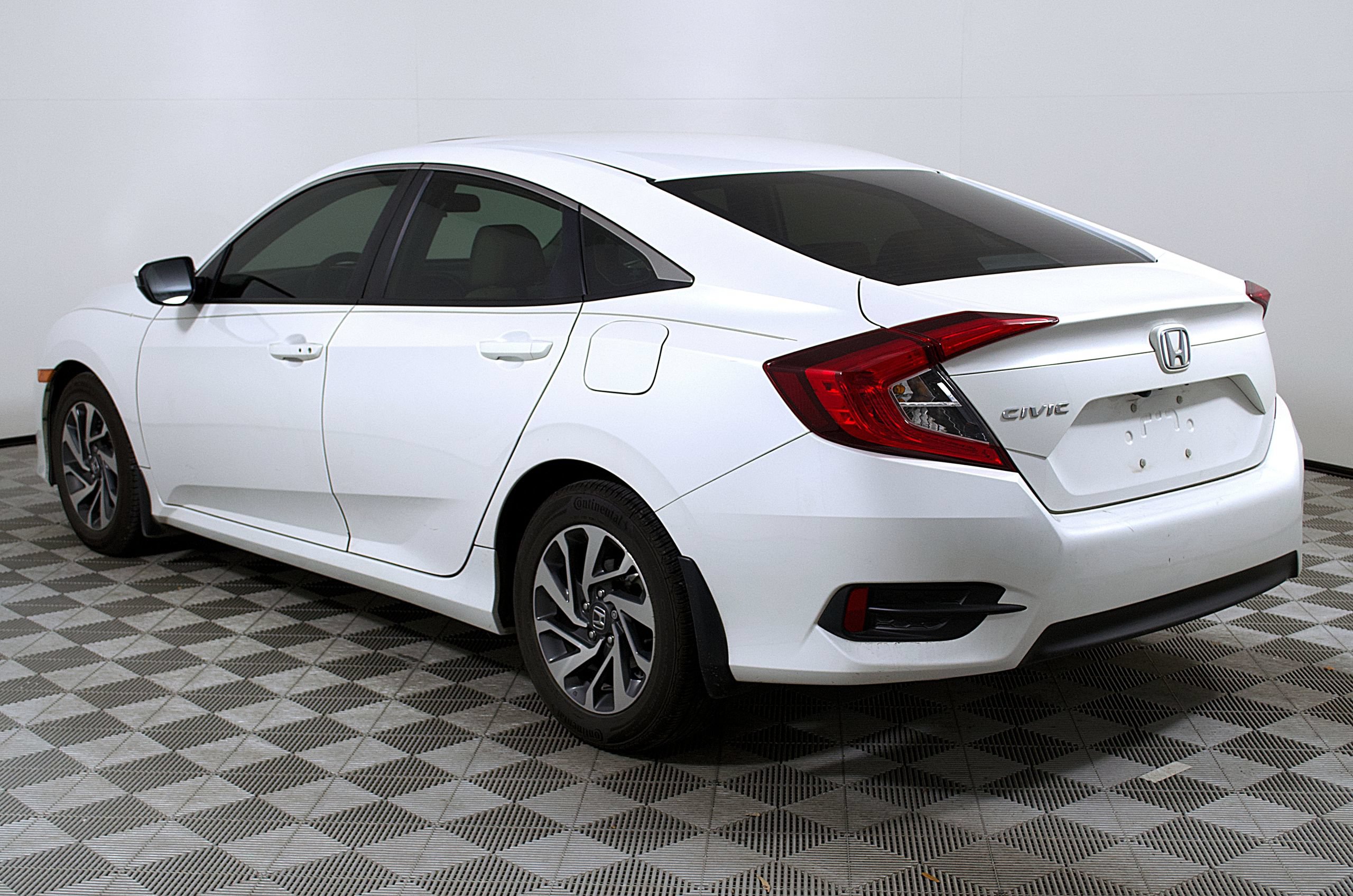 Used 2017 Honda Civic EX image 9