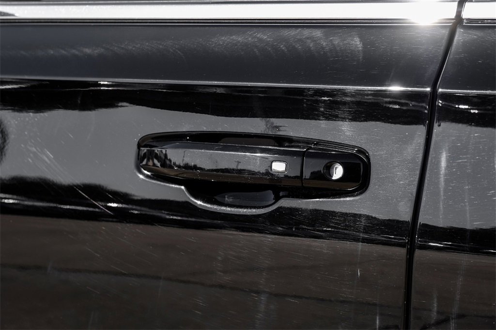 Used 2022 Chevrolet Suburban LT image 42