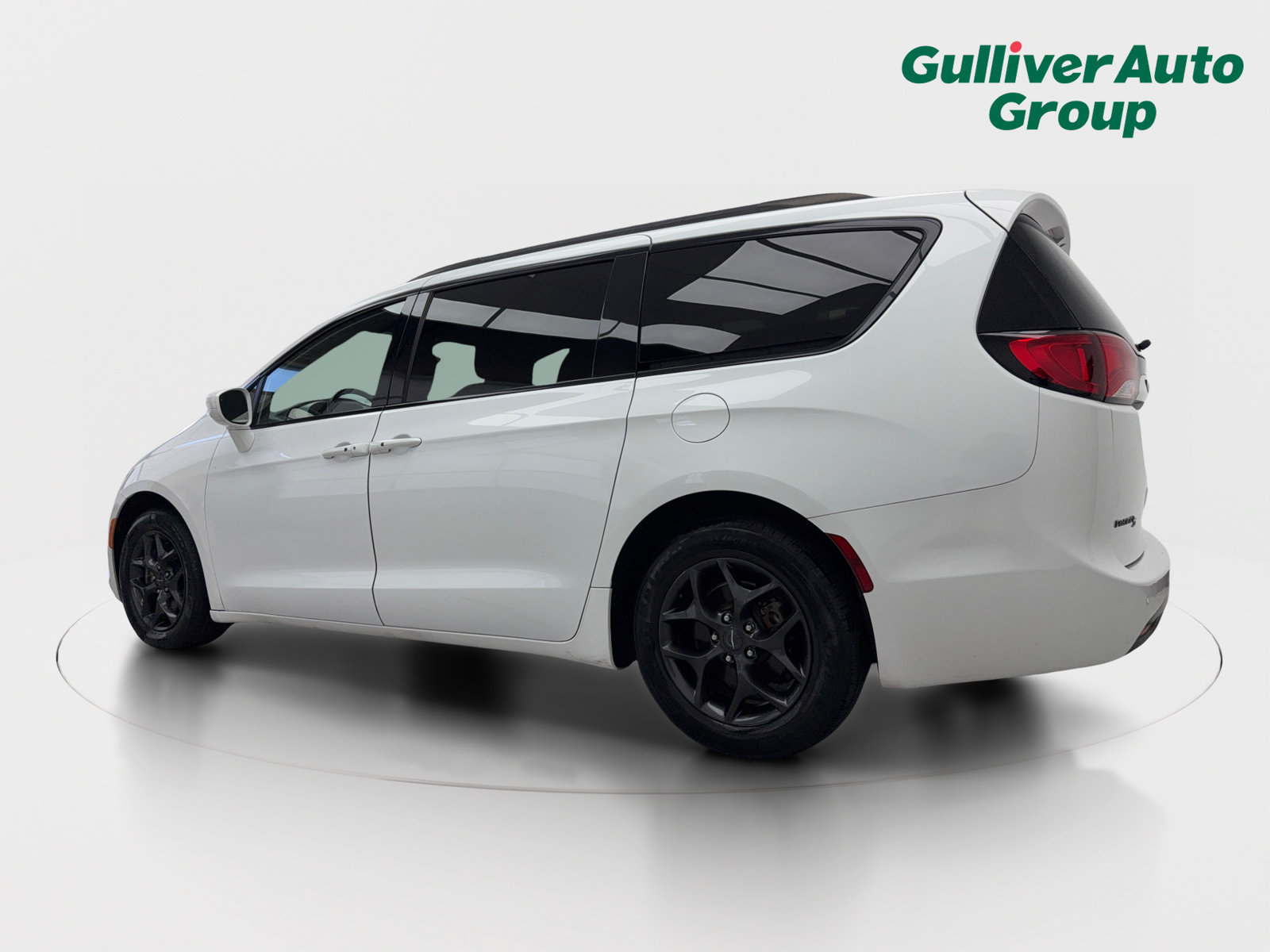 Used 2019 Chrysler Pacifica Touring-L Plus w/ S Appearance Package FWD image 4
