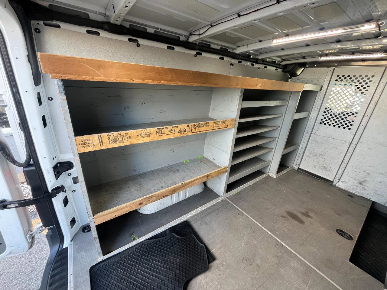 Used 2015 Mercedes-Benz Sprinter 2500 image 19