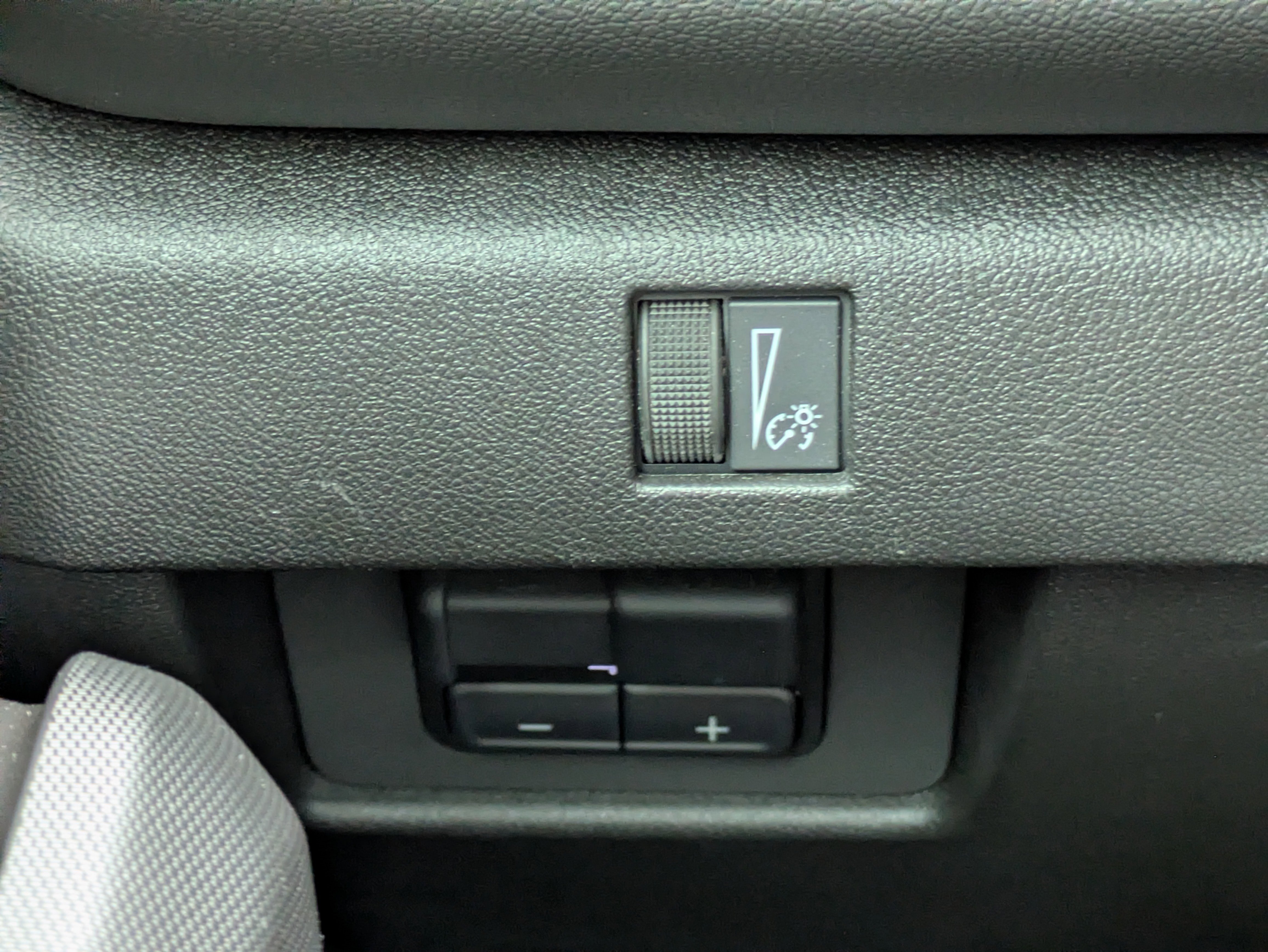 Used 2023 Chevrolet Colorado LT w/ LT Convenience Package II image 13