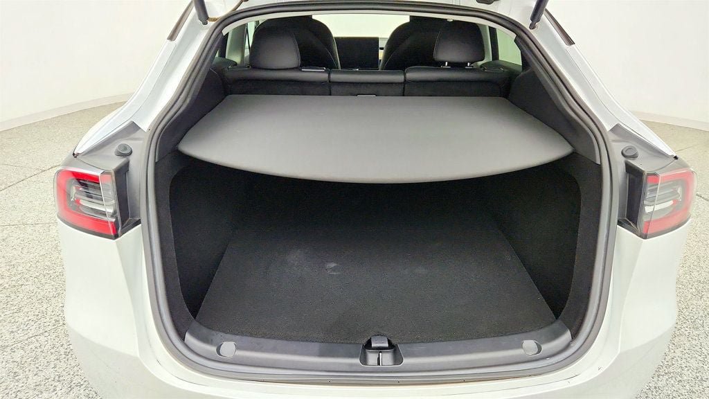 Used 2023 Tesla Model Y Long Range AWD/4WD image 27