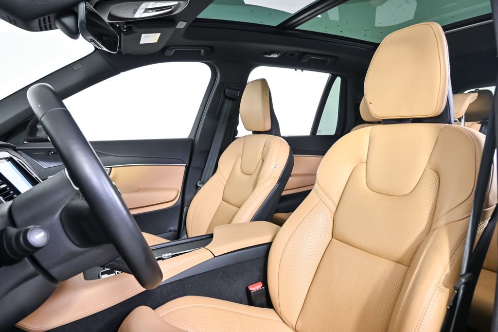 Certified 2024 Volvo XC90 T8 Ultimate AWD/4WD image 7
