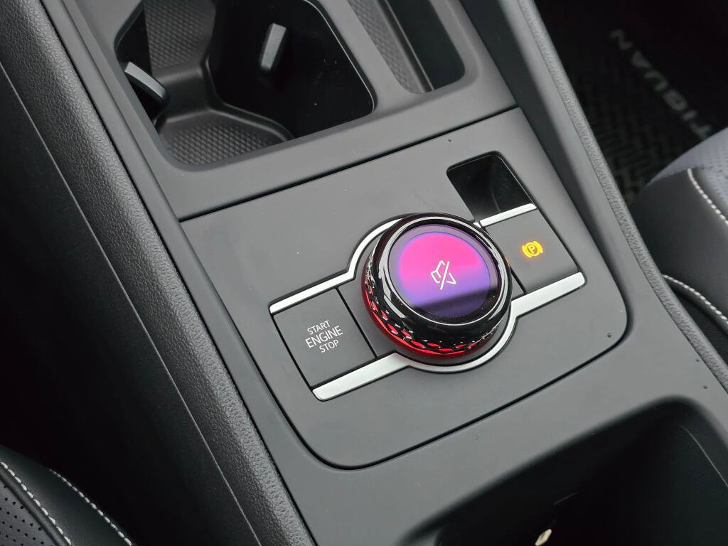 New 2026 Volkswagen Tiguan SE image 28