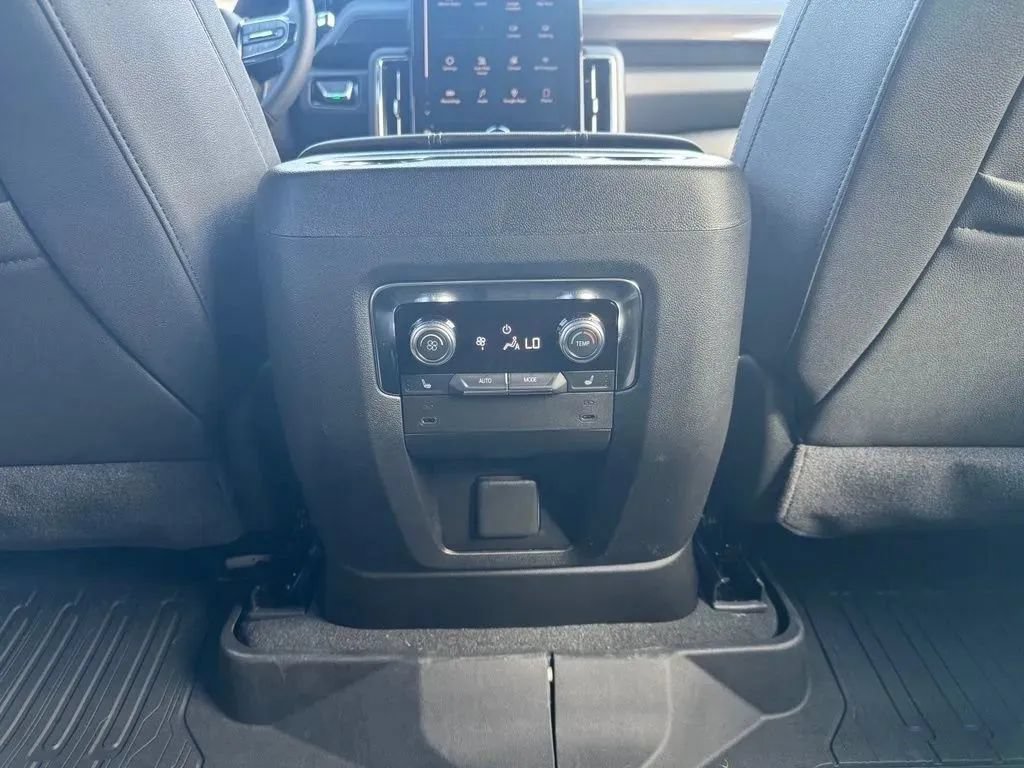 New 2026 GMC Yukon Elevation AWD/4WD image 20
