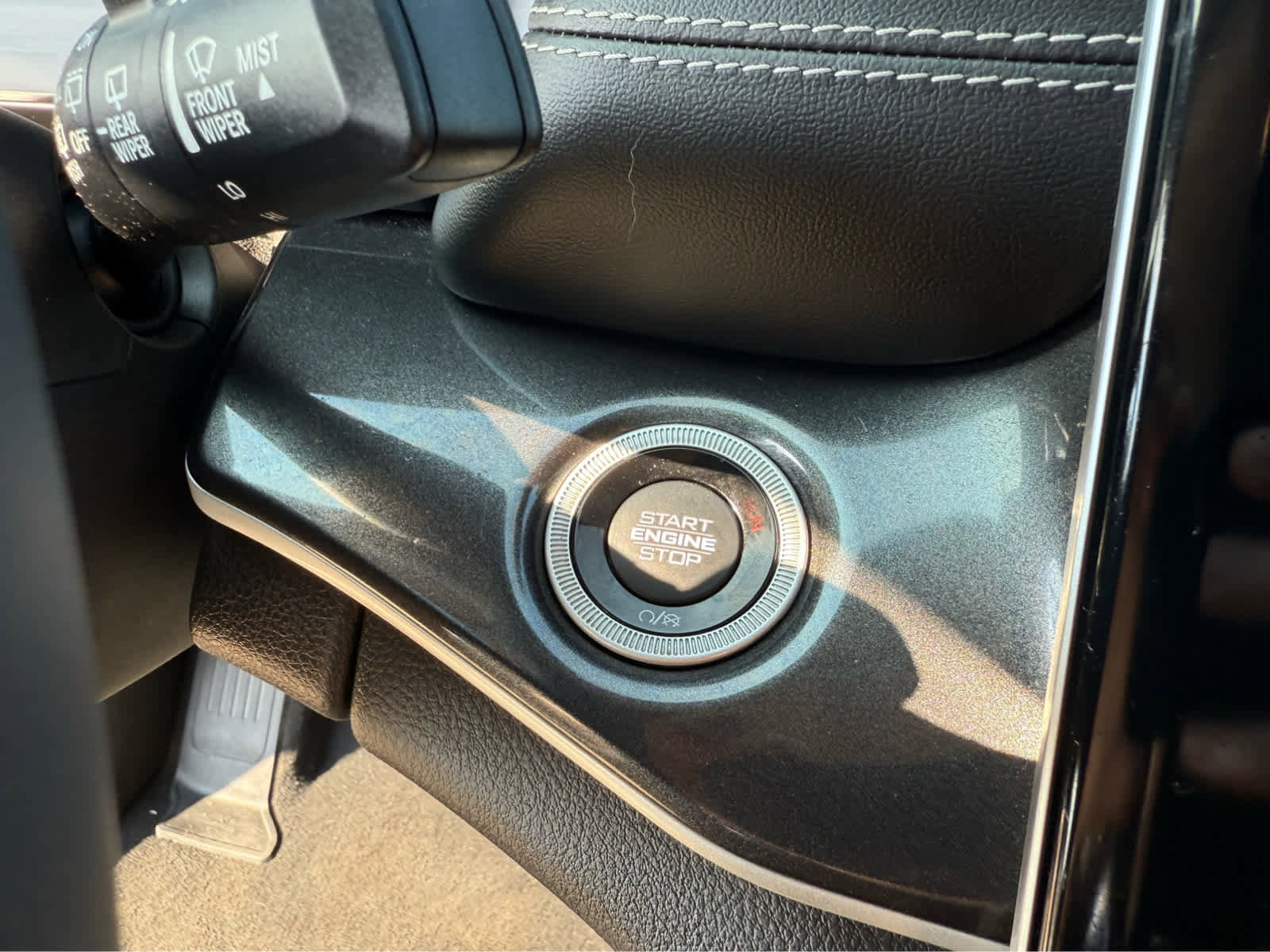 Used 2022 Jeep Grand Cherokee L Laredo w/ Luxury Tech Group I image 12