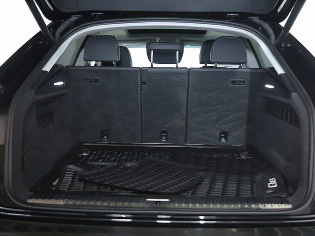 Used 2022 Audi Q8 Premium w/ Convenience Package image 34