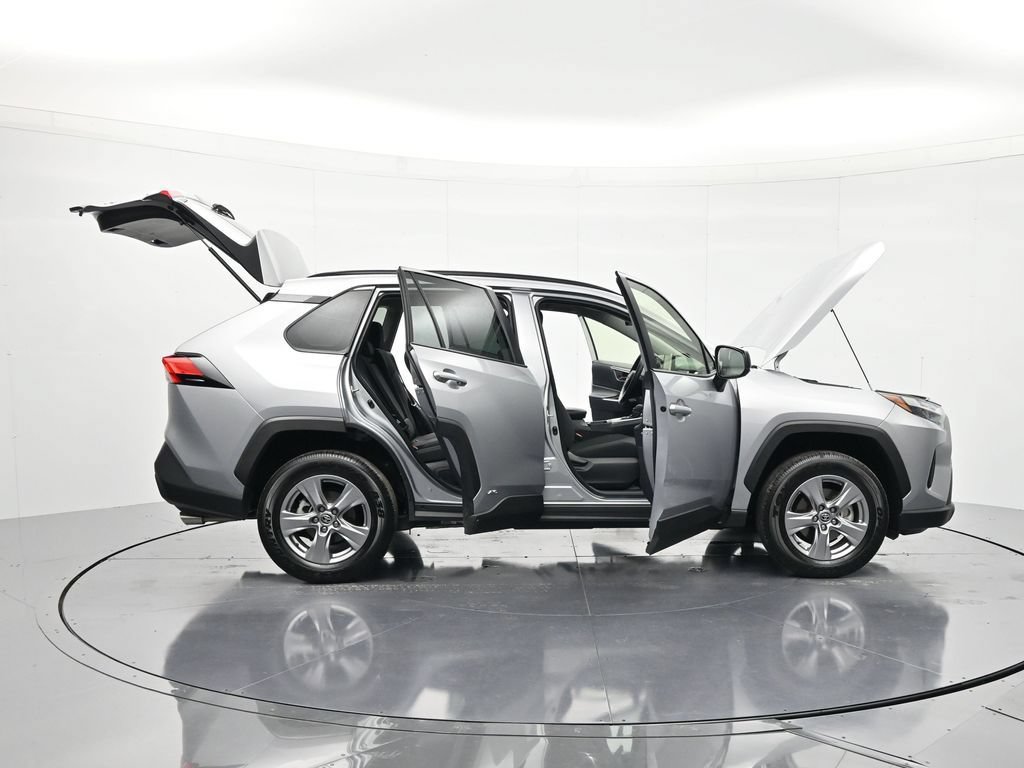 Used 2025 Toyota RAV4 LE AWD/4WD image 47