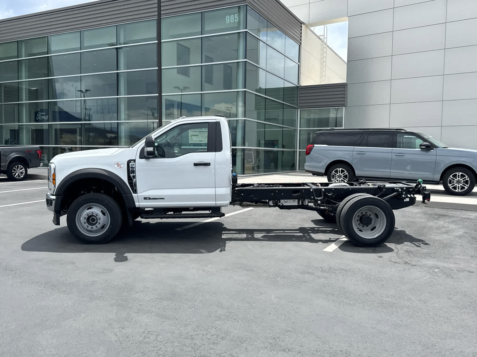 New 2026 Ford F550 4x4 Regular Cab Super Duty w/ XL Chrome Package image 9