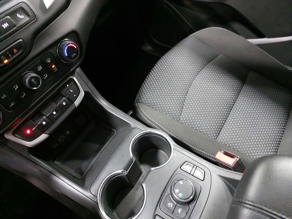 Used 2023 GMC Terrain SLE w/ Driver Convenience Package image 24