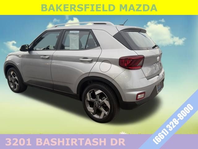 Used 2025 Hyundai Venue SEL image 3