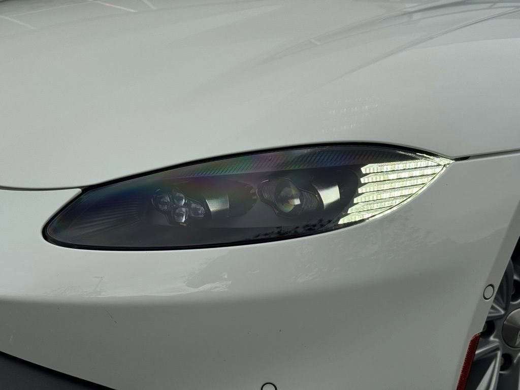 Used 2023 Aston Martin V8 Vantage Roadster image 15
