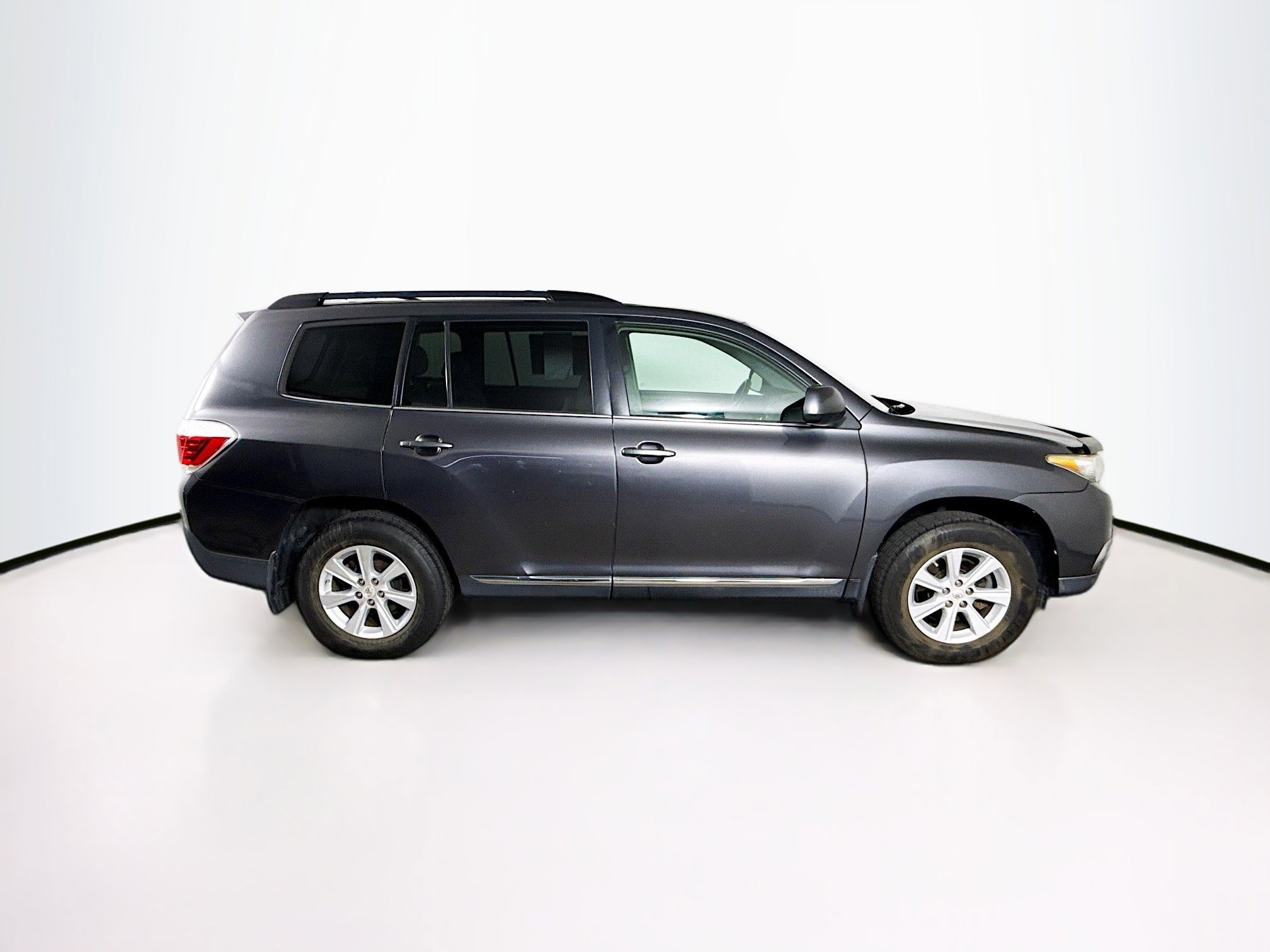 Used 2011 Toyota Highlander 4WD w/ Tech Pkg image 2