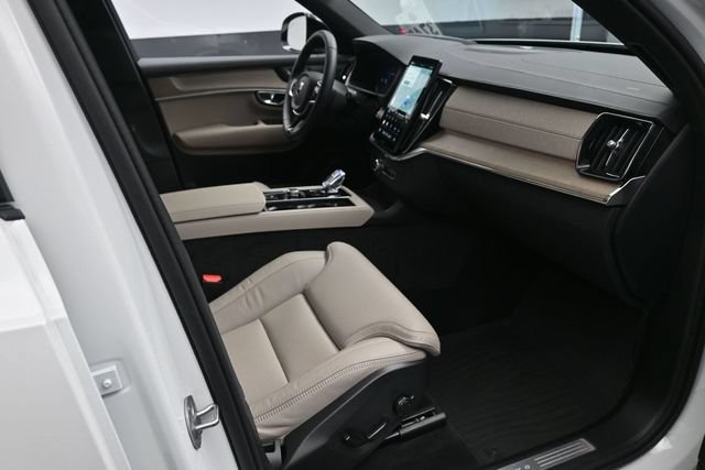 Certified 2026 Volvo XC90 B6 Ultra w/ Protection Package Premier AWD/4WD image 30