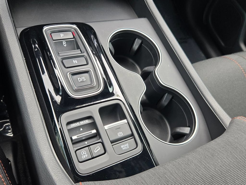 Used 2025 Honda Pilot Sport image 19