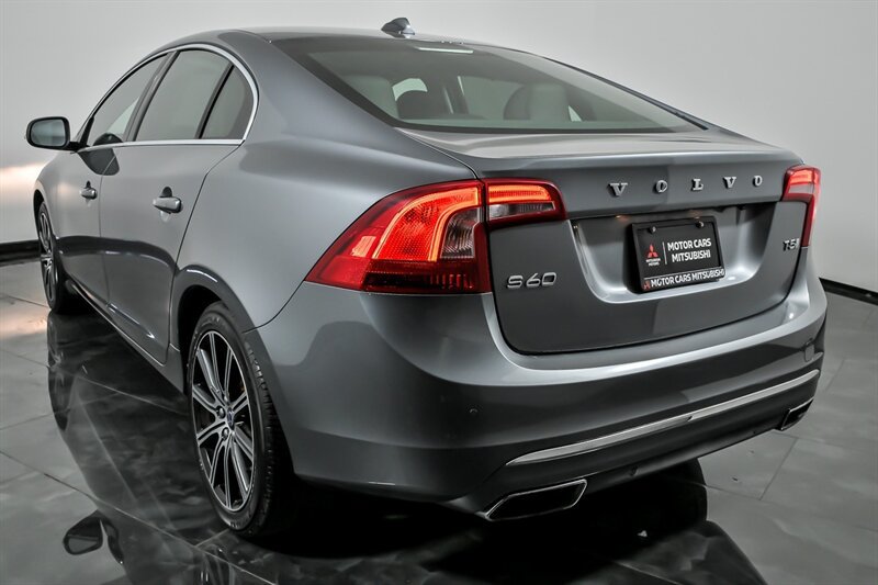 Used 2018 Volvo S60 T5 Inscription FWD image 8