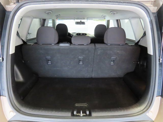 Used 2016 Kia Soul Base image 30