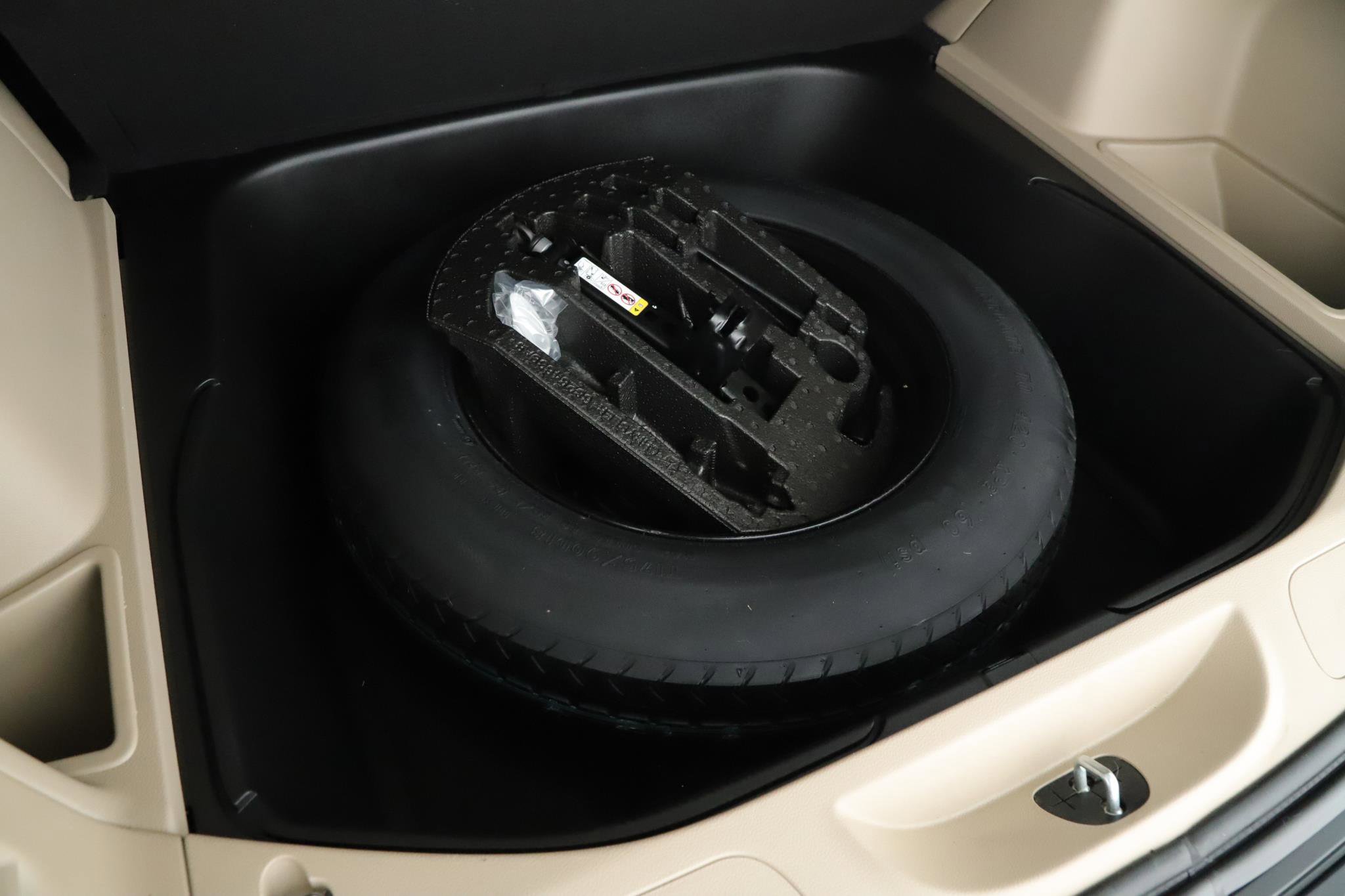 Used 2022 Jeep Grand Cherokee Laredo E image 17