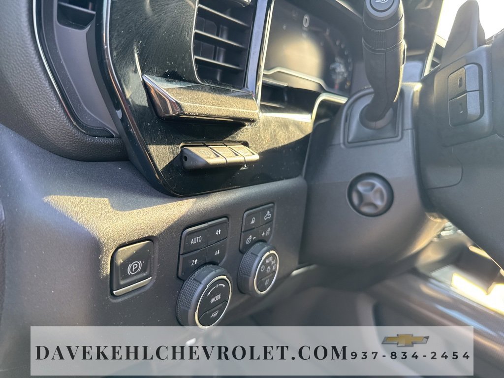 Used 2023 Chevrolet Silverado 1500 ZR2 image 13