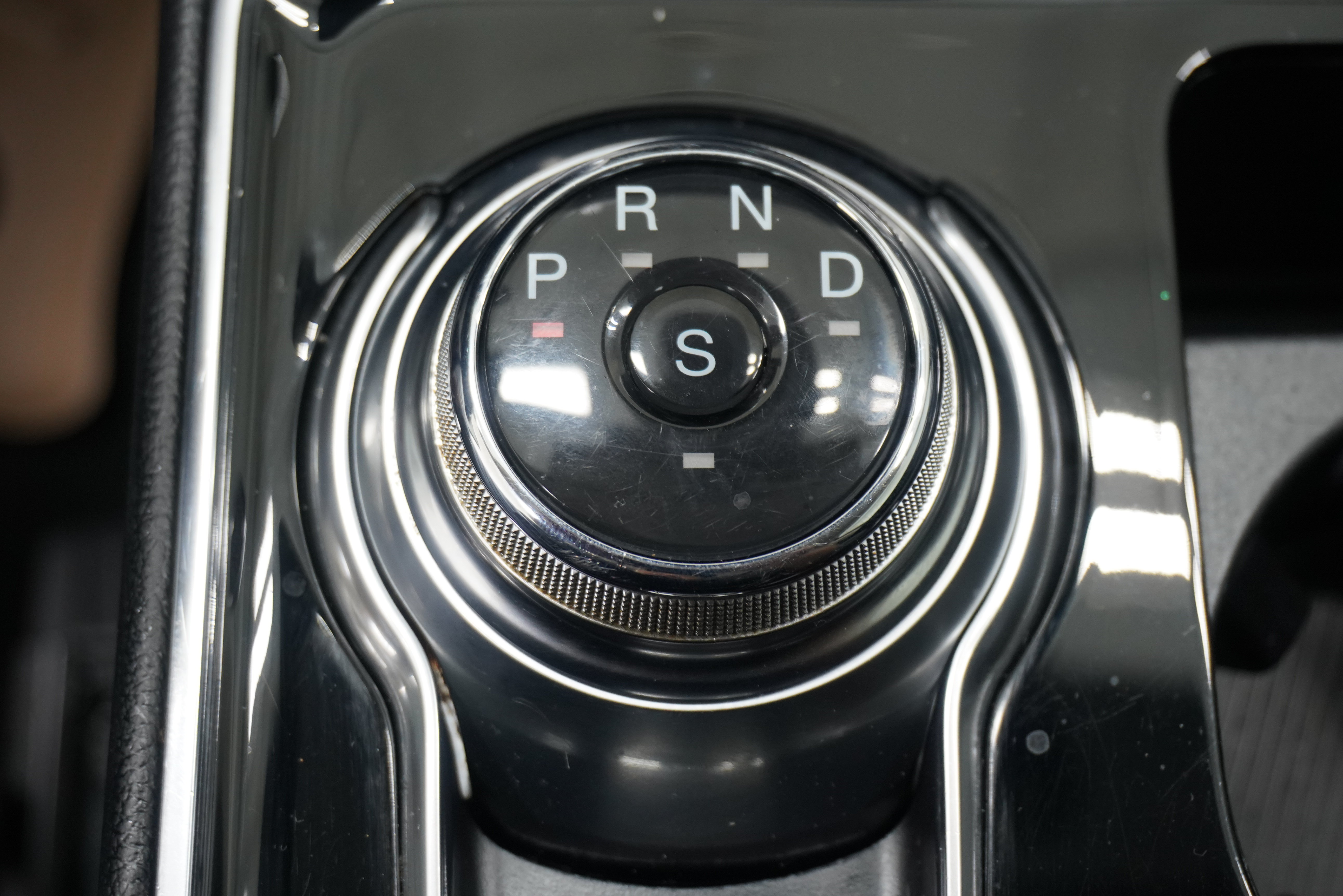 Used 2019 Ford Edge Titanium FWD image 23