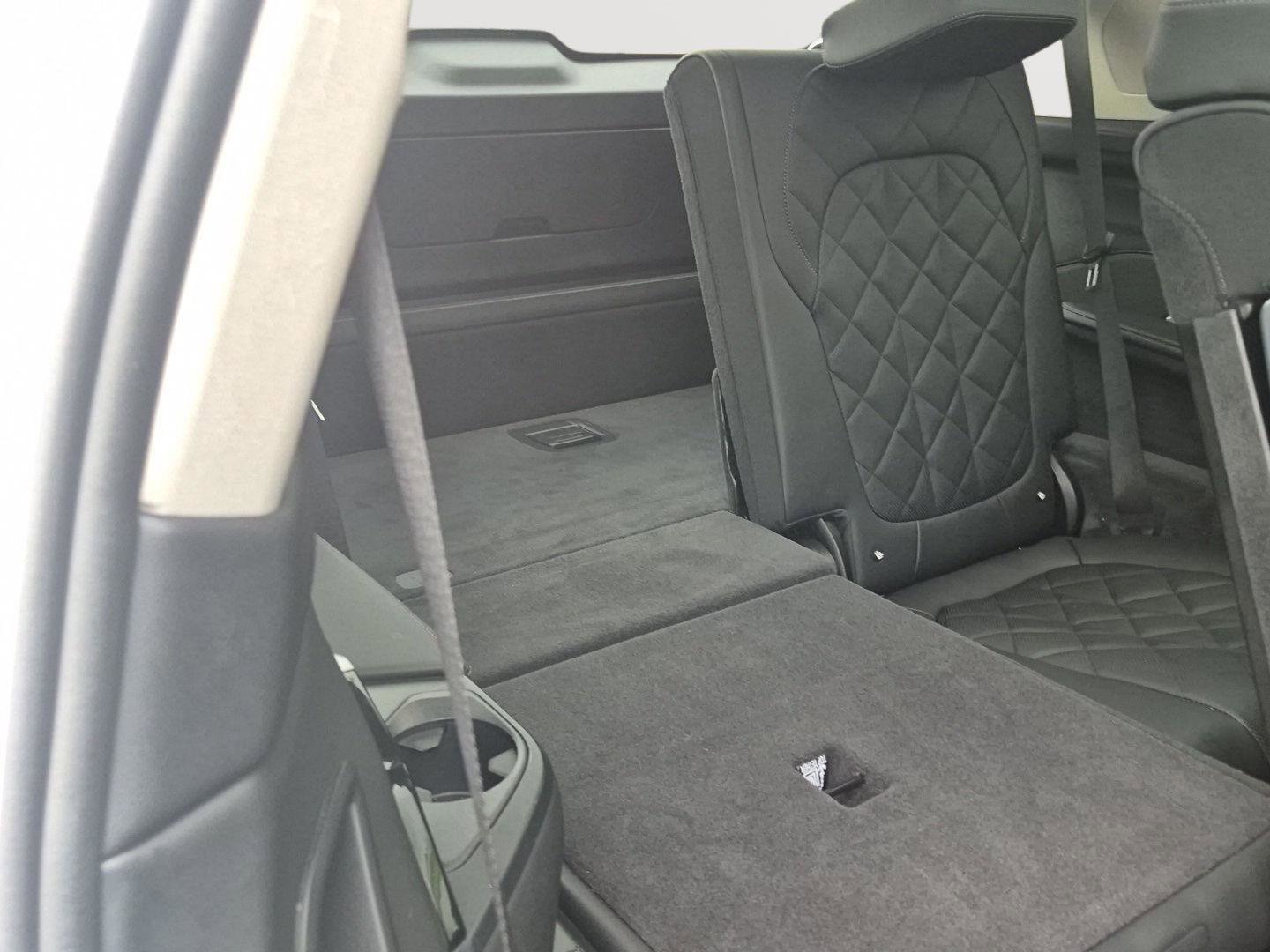 Used 2024 BMW X7 xDrive40i image 45