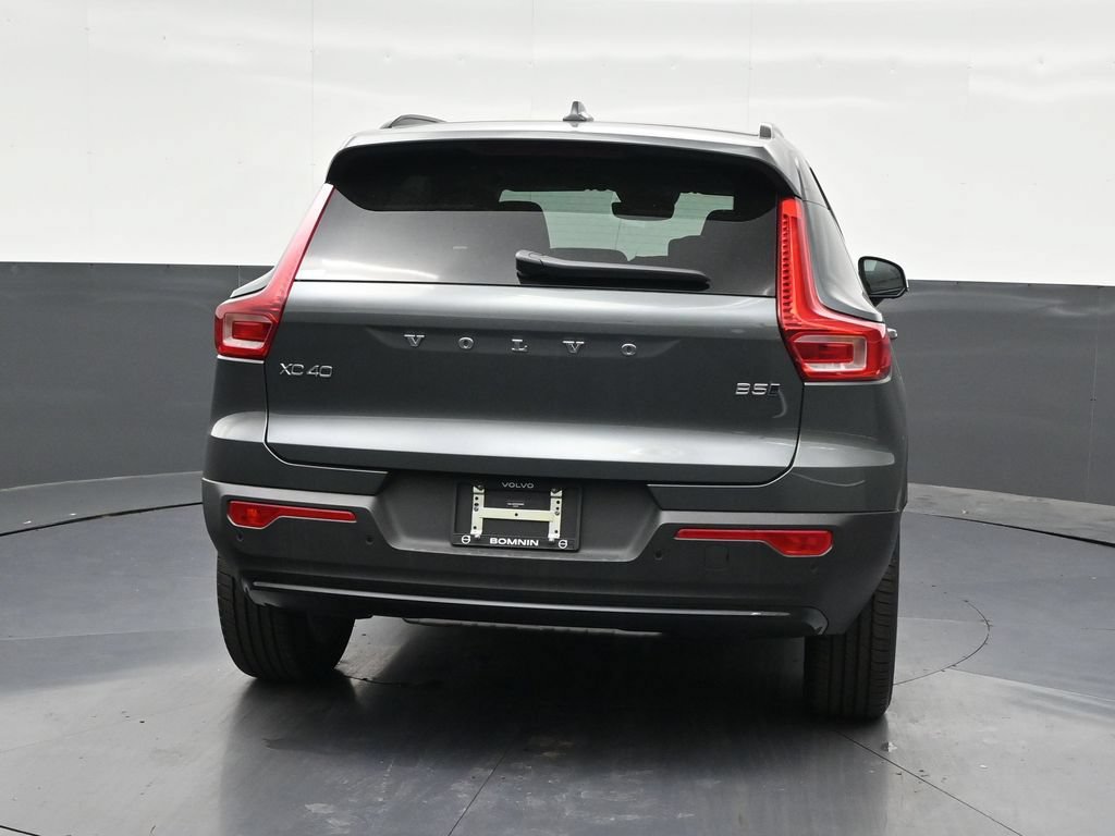 New 2026 Volvo XC40 B5 Plus w/ Climate Package AWD/4WD image 4