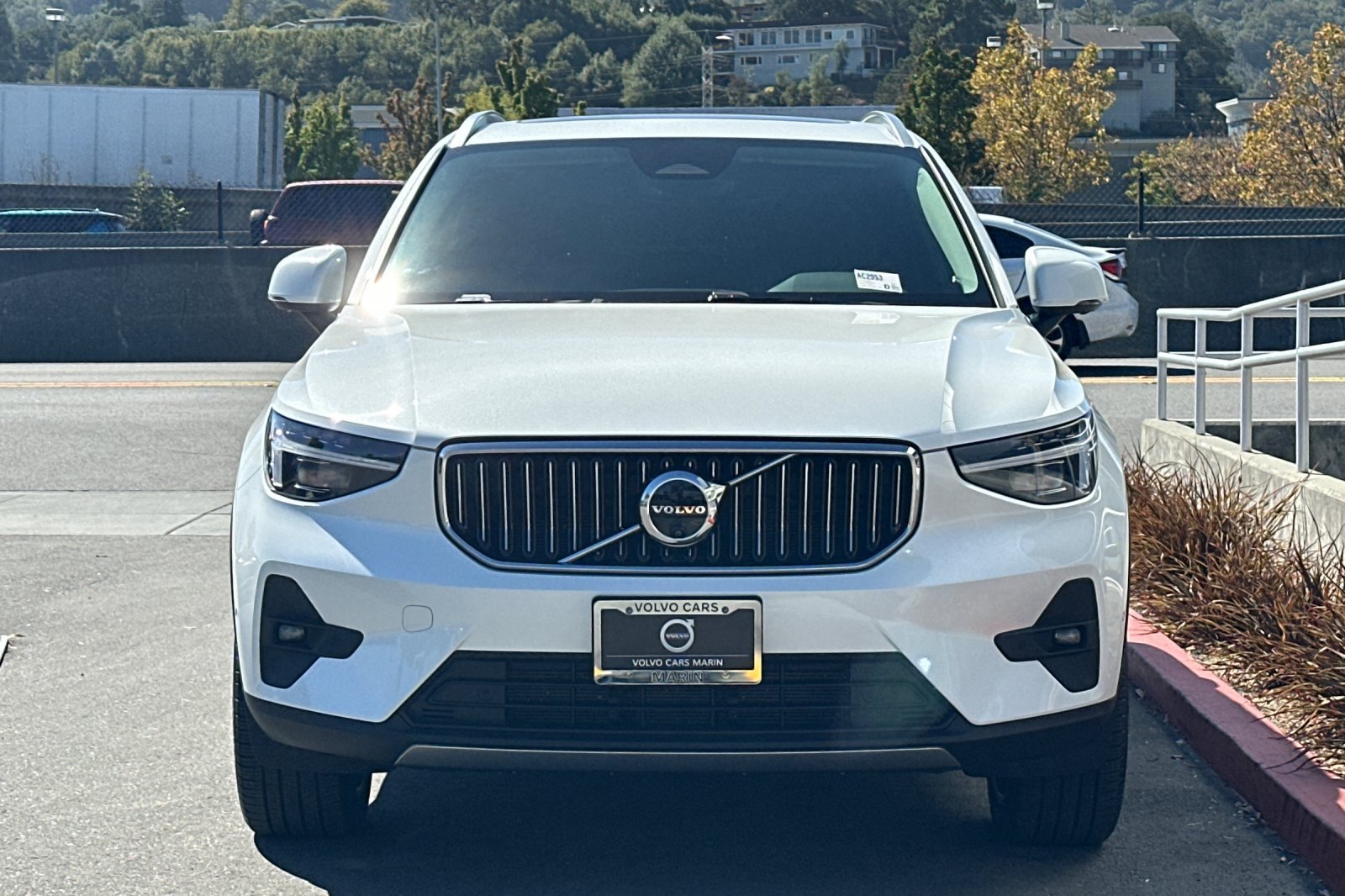 Certified 2025 Volvo XC40 B5 Ultra AWD/4WD image 11