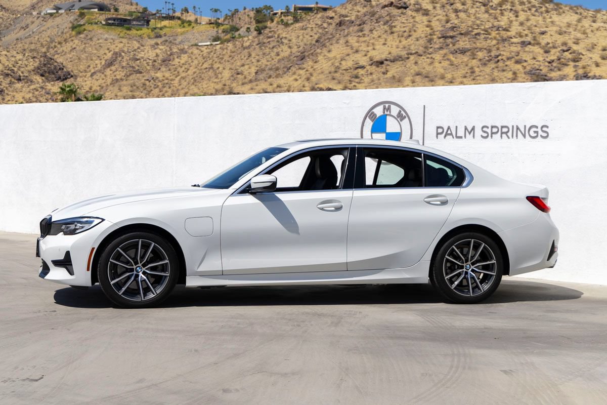 Used 2021 BMW 330e RWD image 3